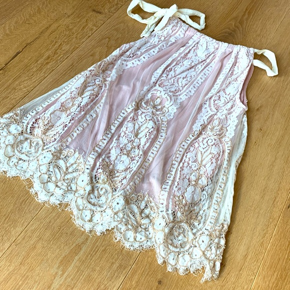 🦄 Bl^nk London sleeveless lace top in cream and dusty rose - Picture 4 of 8